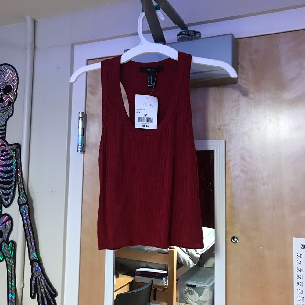 Red top - Picture 3 of 4